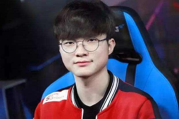 着乌拉圭队 着乌拉圭队